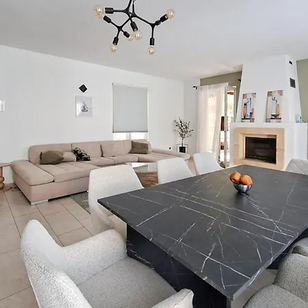 Preciosa Casa En Сasa de vacaciones Splitska