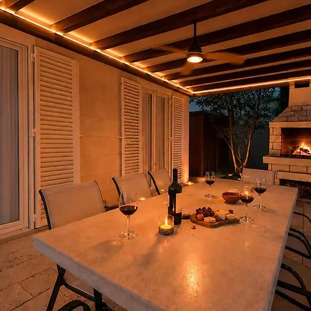 Prázdninový dům Gorgeous In Splitska